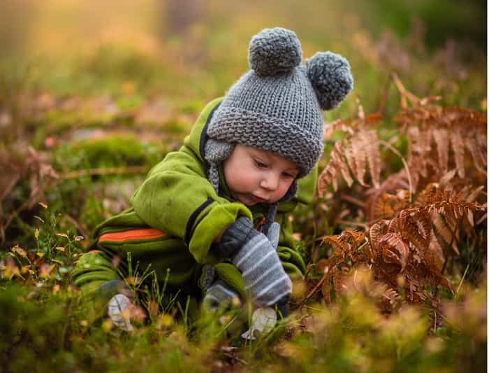pojke i skogen